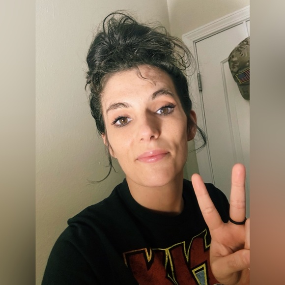 Meet your Posher, MJ - Picture 4 of 12